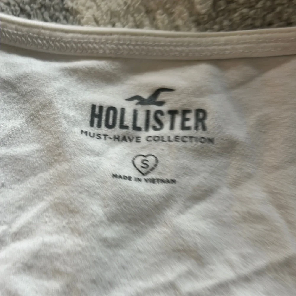 Hollister White Fitted Ruched Blouse Short Sleeve - Picture 3 of 4